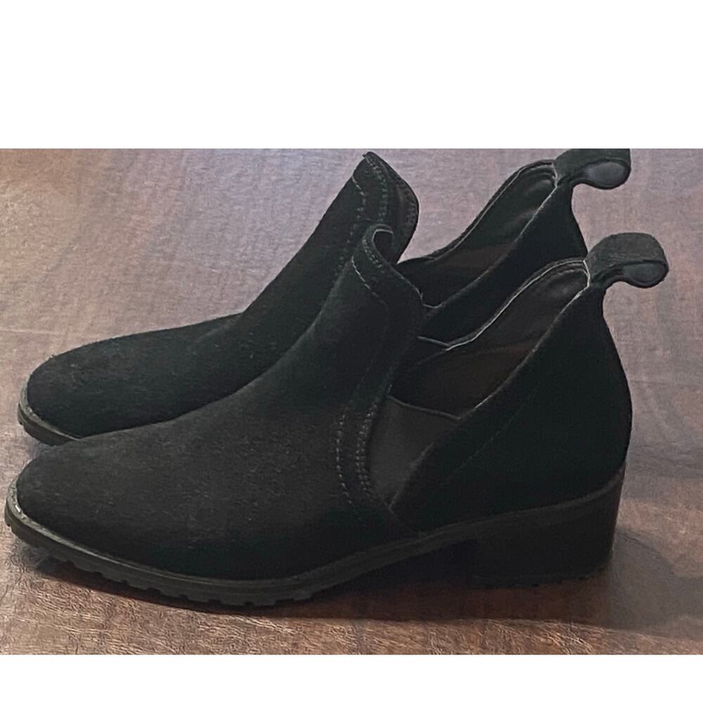 Blondo‎ Sandra Waterproof Black Suede Ankle Chelsea Boots 7.5 Classic Minimalist